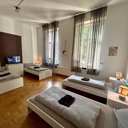 Bis Zu 6 Personen Balkon Neu * גלזנקירכן