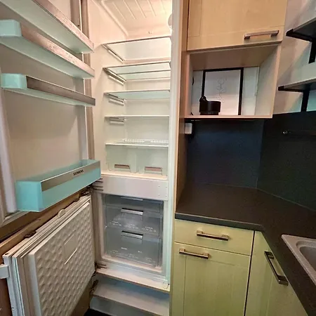 Bis Zu 6 Personen Balkon Neu גלזנקירכן